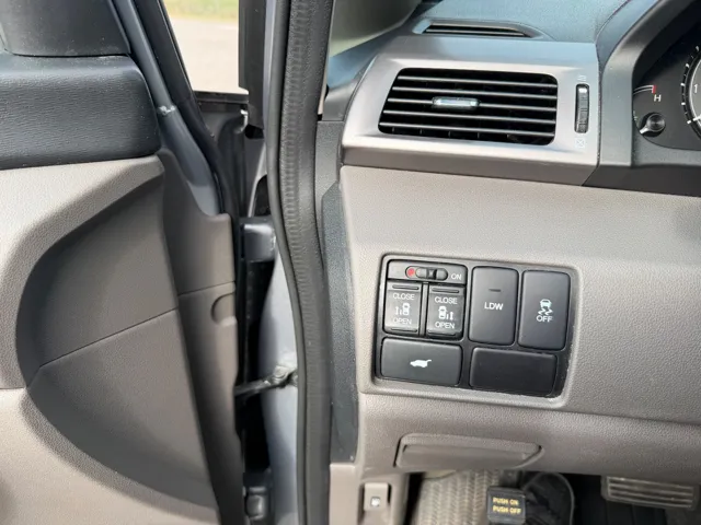 2017 Honda Odyssey EX-L - Photo 31