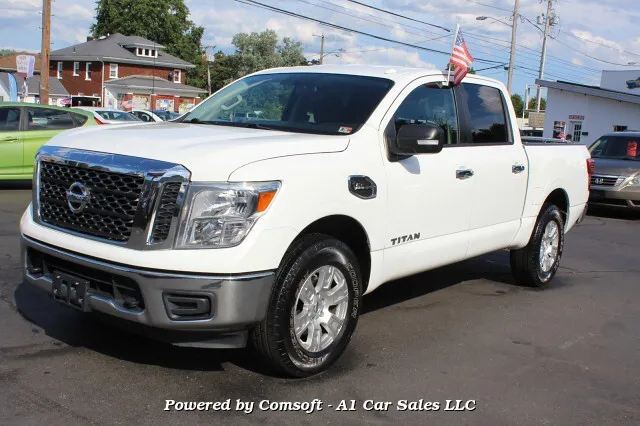 2017 Nissan Titan SV's photo
