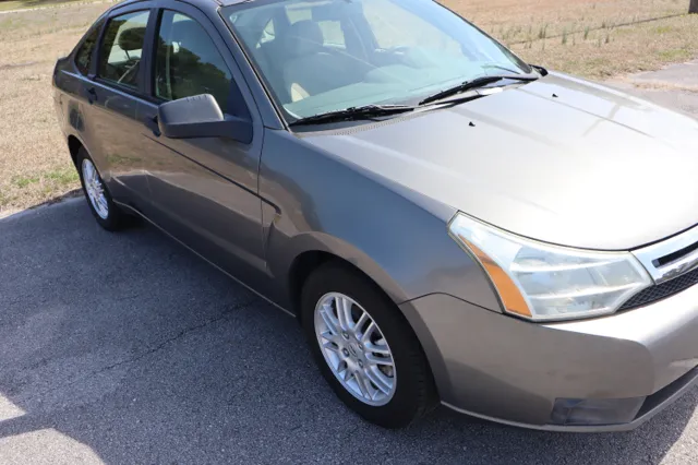 2010 Ford Focus SE - Photo 7