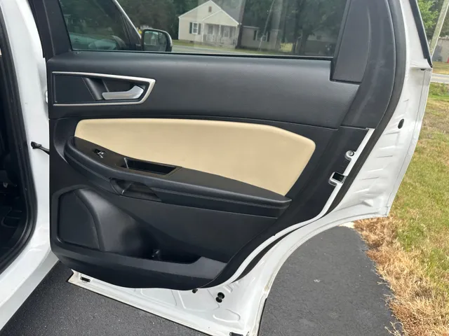 2018 Ford Edge SEL - Photo 16