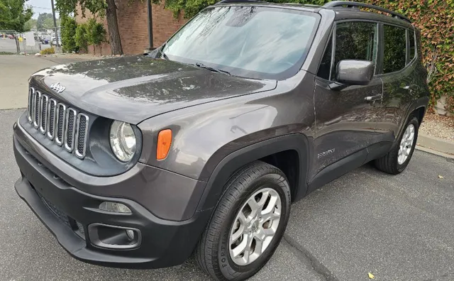 2017 Jeep Renegade Latitude 4WD photo