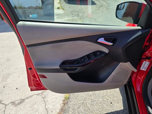 2014 Ford Focus Electric - Photo 20