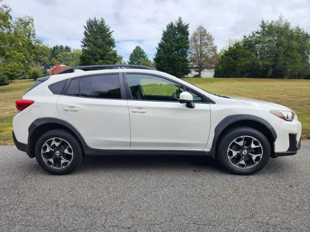 2018 Subaru Crosstrek 2.0i Premium photo 3