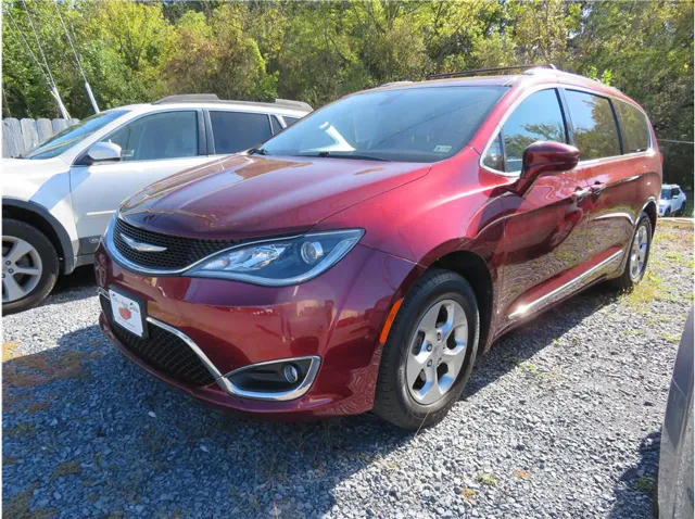 2017 Chrysler Pacifica Touring-L Plus