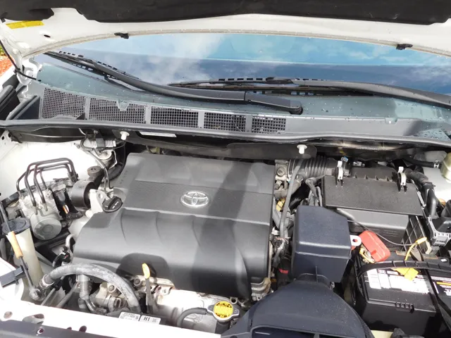 2015 Toyota Sienna XLE - Photo 13