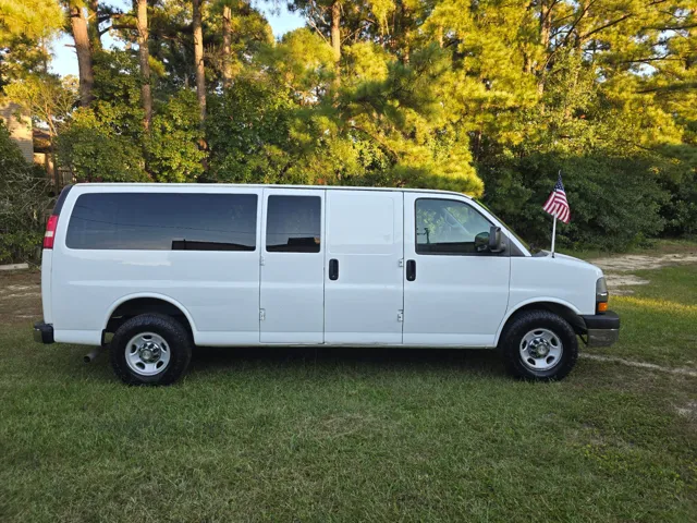 2016 Chevrolet Express Passenger LS - Photo 7