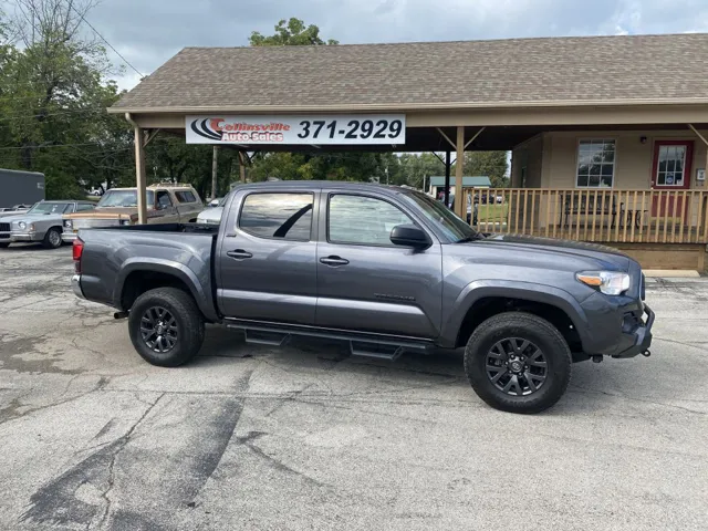 2021 Toyota Tacoma SR5's photo