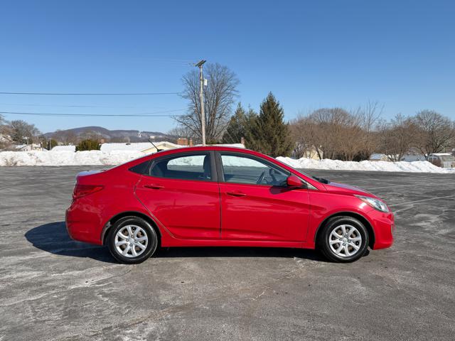 2013 Hyundai Accent GLS 4-Door