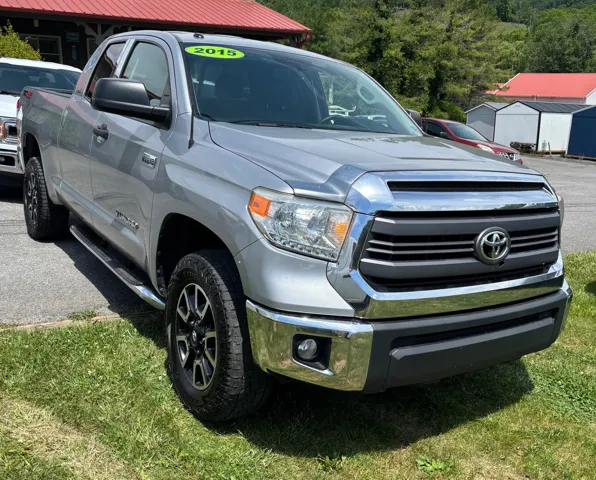 2015 Toyota Tundra 5.7 Auto 4WD SR5 Double Cab's photo