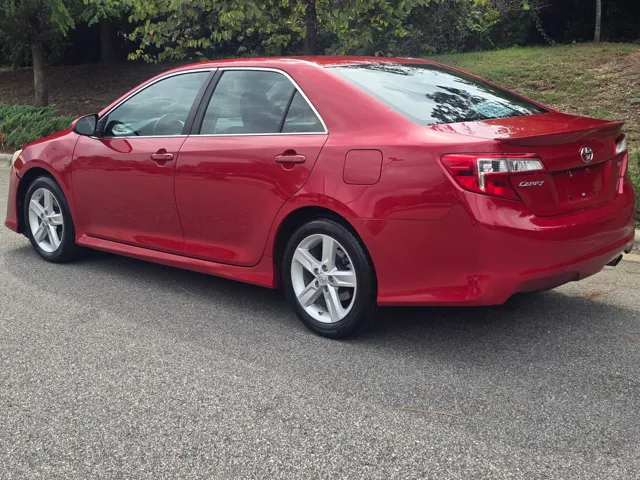 2013 Toyota Camry SE - Photo 3