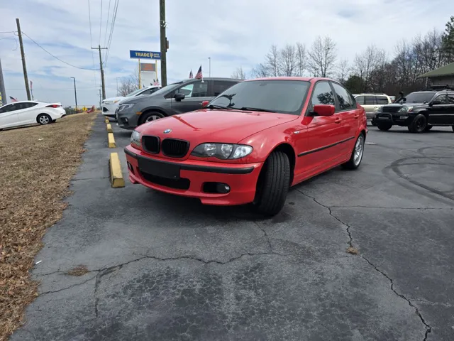 2004 BMW 3 Series 325i's photo