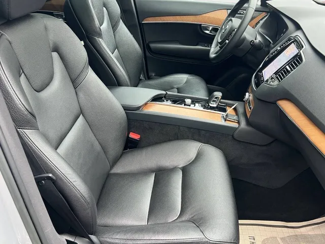 2023 Volvo XC90 Plus - Photo 14