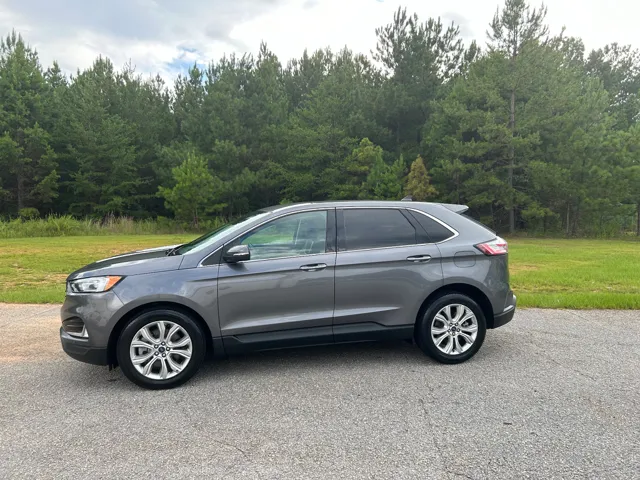 2022 Ford Edge Titanium - Photo 2