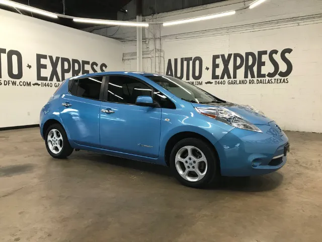 2011 Nissan Leaf's photo