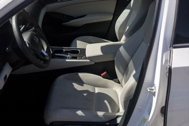 2019 Honda Accord LX - Photo 10