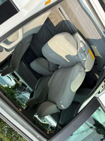 2014 Toyota Sienna L - Photo 25