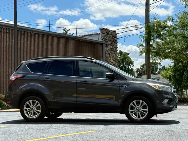 2018 Ford Escape SE - Photo 9