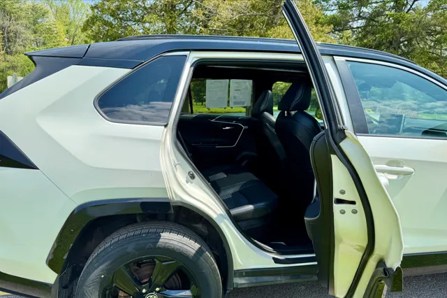 2021 Toyota RAV4 XSE - Photo 25