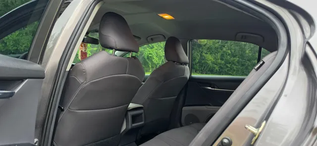 2019 Toyota Camry LE - Photo 12
