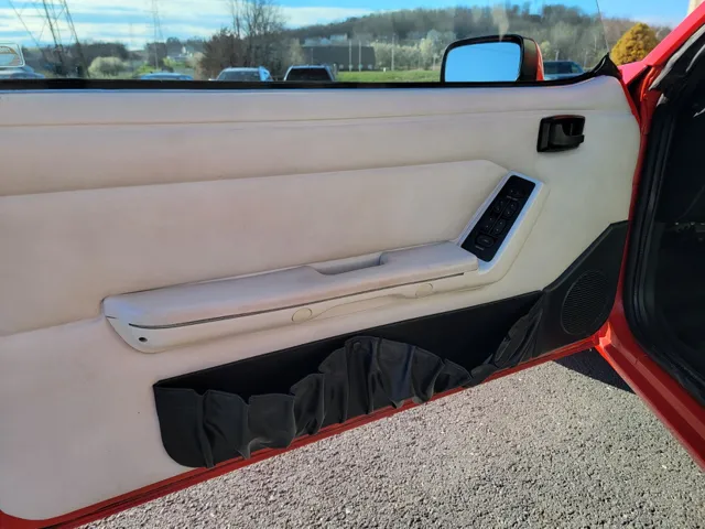 1992 Ford Mustang - Photo 9
