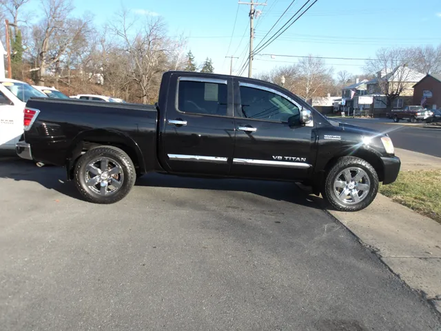 2010 Nissan Titan SE