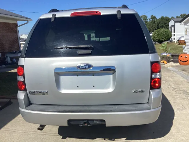 2010 Ford Explorer XLT - Photo 7