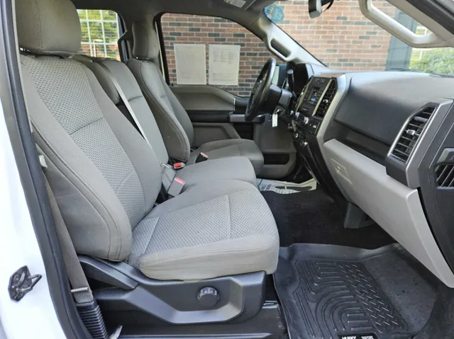 2017 Ford F-150 XLT photo 26