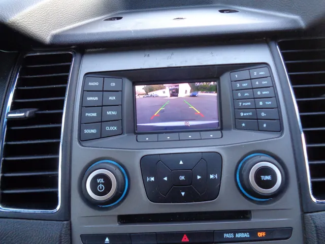 2016 Ford Taurus - Photo 19