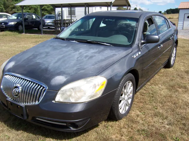 2010 Buick Lucerne CXL's photo