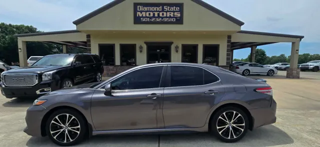 2019 Toyota Camry 2.5 Auto SE's photo