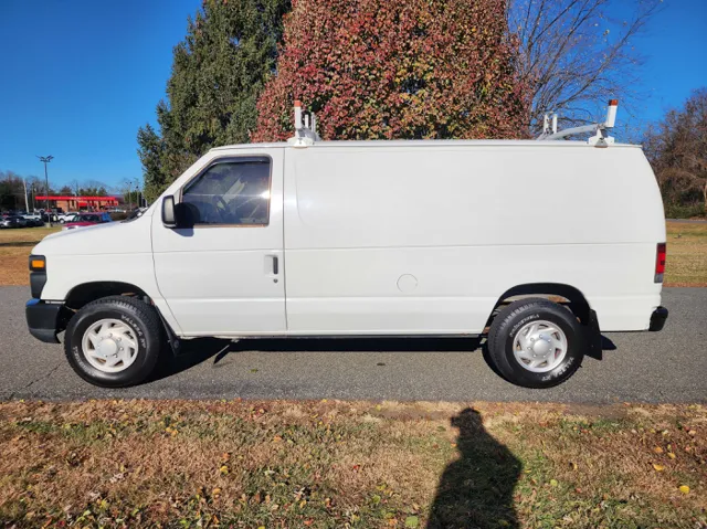 2008 Ford E-Series Econoline Van Commercial's photo
