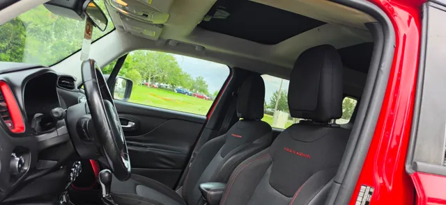 2015 Jeep Renegade Trailhawk - Photo 8