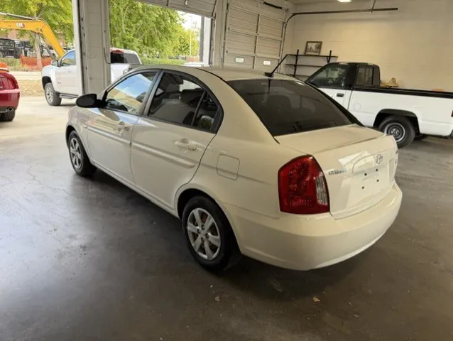 2008 Hyundai Accent GLS - Photo 8