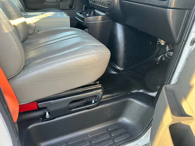 2013 Chevrolet Express Cargo Work Van - Photo 11