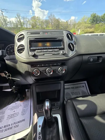 2014 Volkswagen Tiguan SE - Photo 17