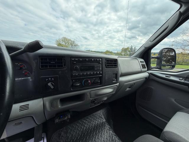 2004 Ford F-250 SD XLT Crew Cab 4WD