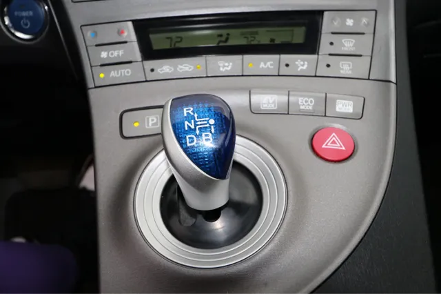 2015 Toyota Prius Three - Photo 17