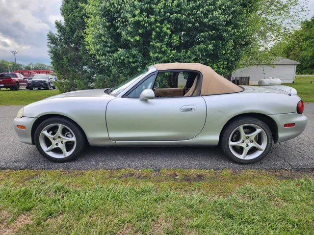 2001 Mazda MX-5 Miata's photo