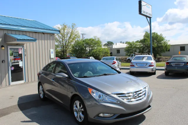 Vehicle Image 2