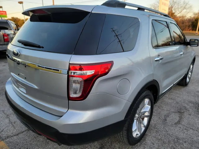 2011 Ford Explorer XLT - Photo 6