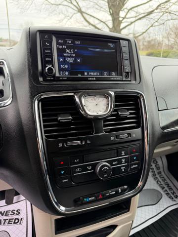 2014 Chrysler Town & Country Touring