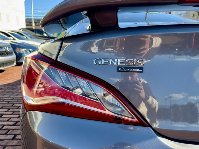 2016 Hyundai Genesis Coupe Ultimate - Photo 12