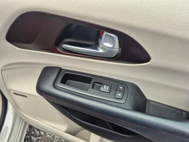 2017 Chrysler Pacifica Limited - Photo 26