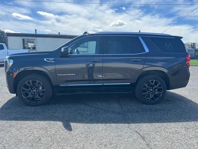 2023 GMC Yukon SLT - Photo 8