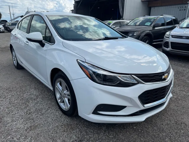 2017 Chevrolet Cruze LT FWD photo