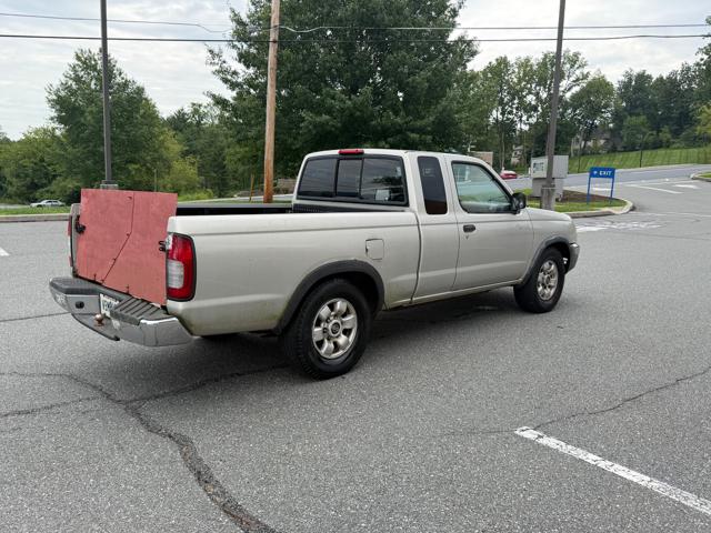 1999 Nissan Frontier XE King Cab 2WD
