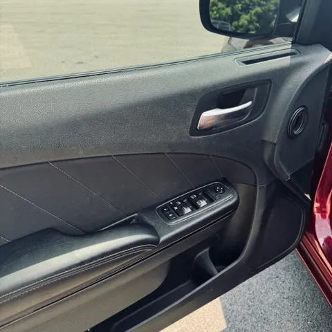 2019 Dodge Charger SXT - Photo 7