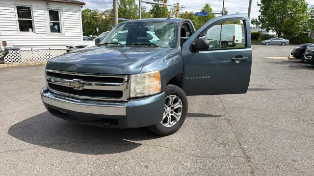 2007 Chevrolet Silverado 1500 Work Truck 4X4 Regular Cab SWB's photo