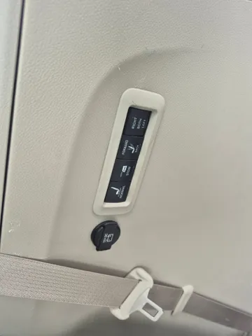2017 Chrysler Pacifica Limited - Photo 18