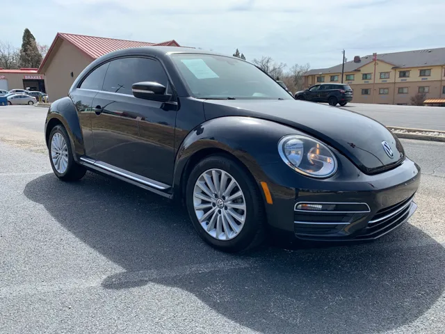 2019 Volkswagen Beetle 2.0T S Auto's photo